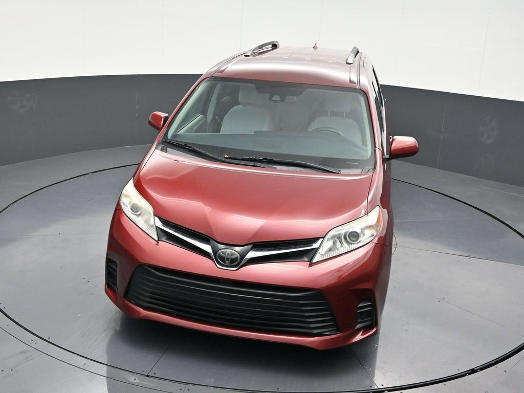 2020 Toyota Sienna LE Auto Access Seat
