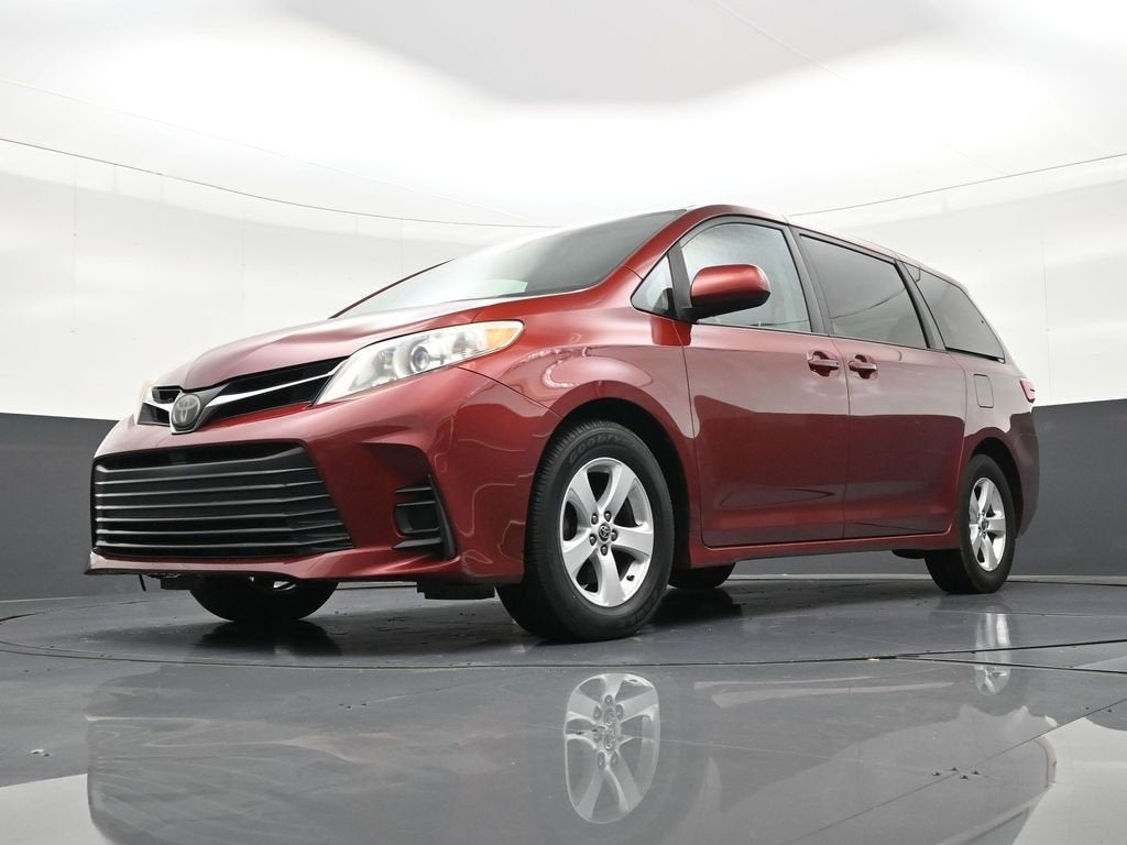 2020 Toyota Sienna LE Auto Access Seat