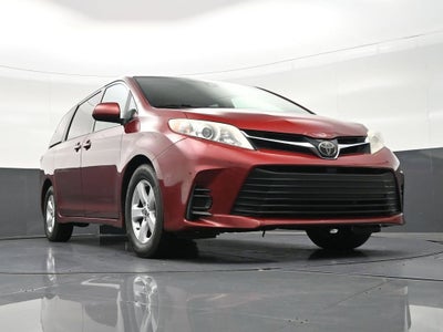 2020 Toyota Sienna LE Auto Access Seat