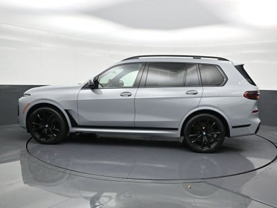 2023 BMW X7 M60i