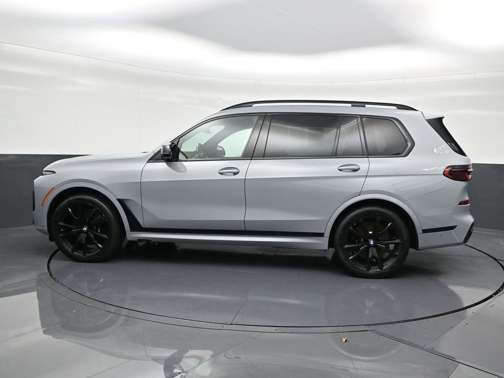 2023 BMW X7 M60i