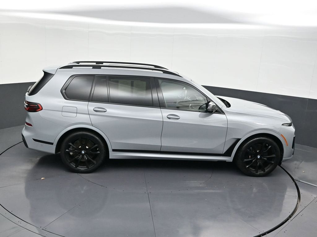 2023 BMW X7 M60i