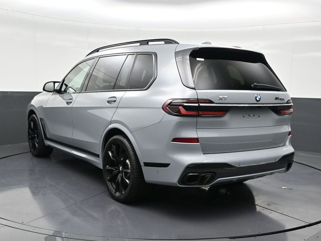 2023 BMW X7 M60i