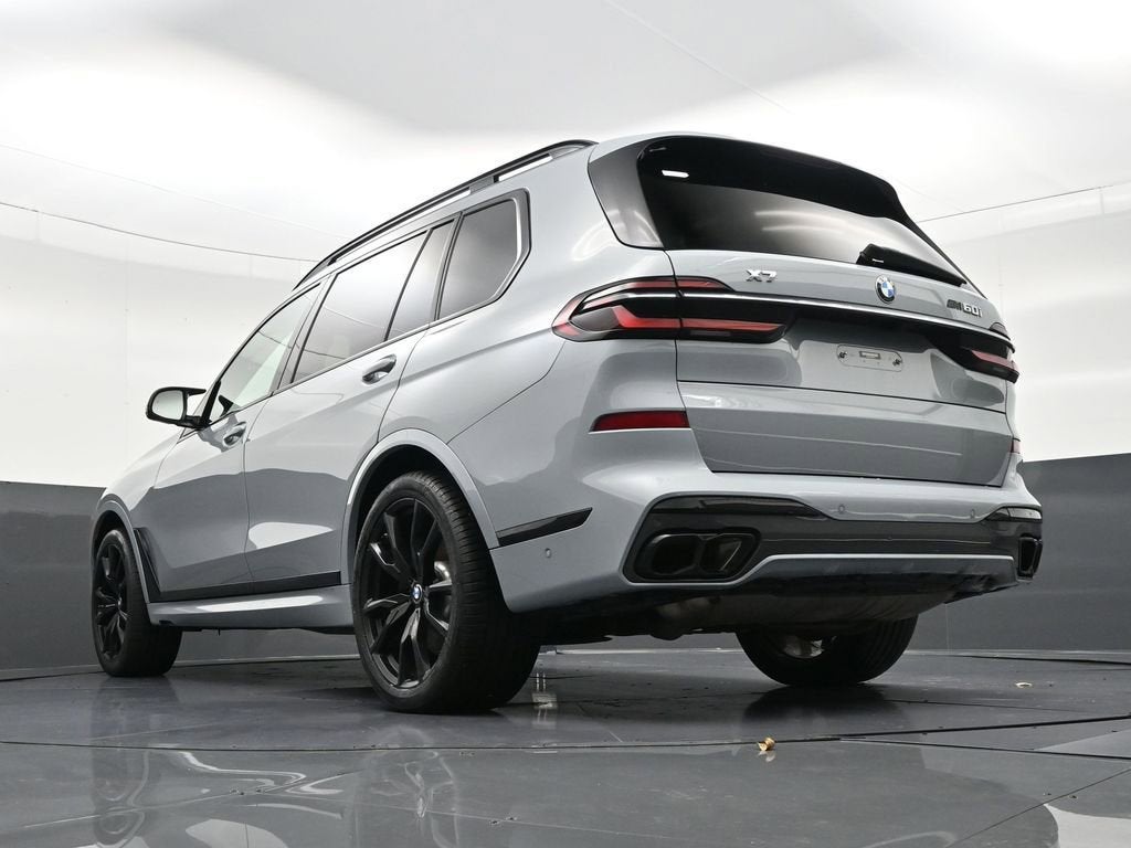 2023 BMW X7 M60i