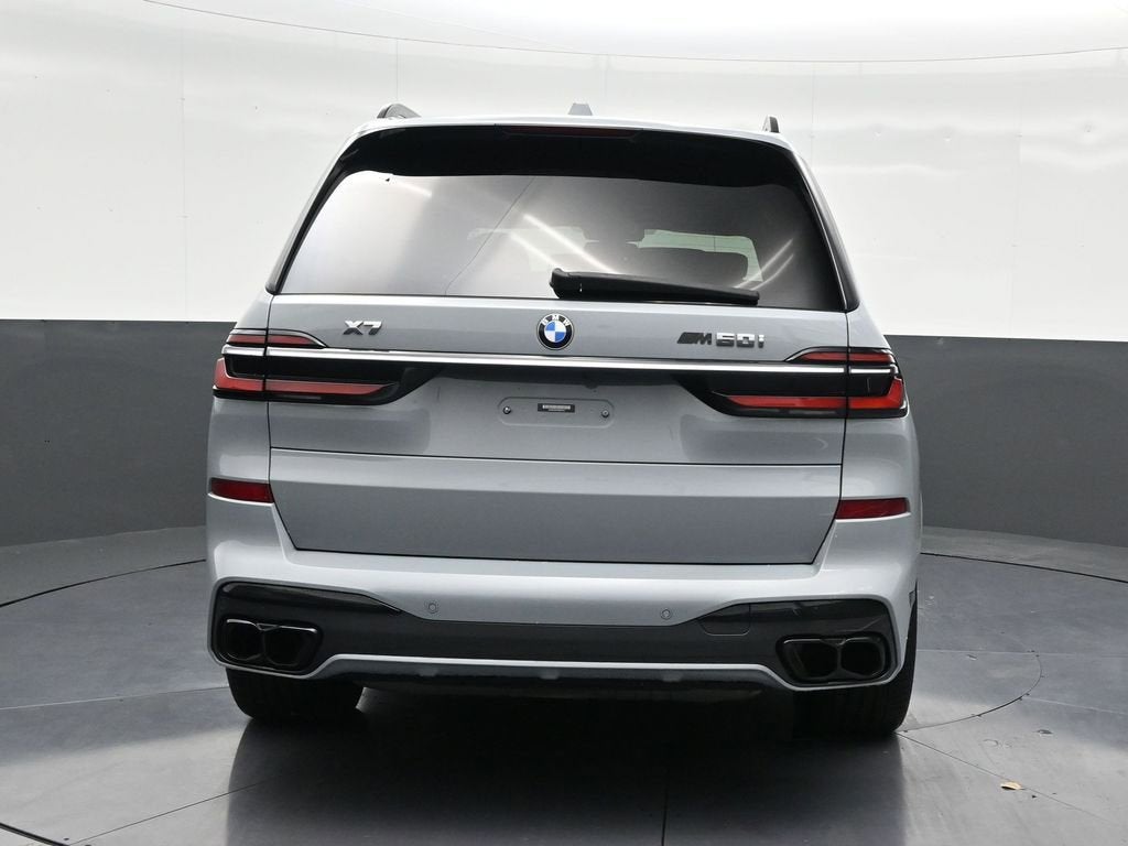 2023 BMW X7 M60i