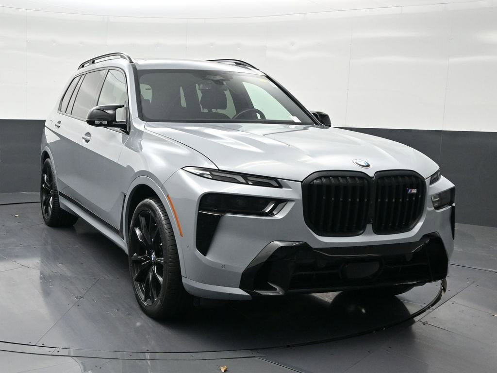 2023 BMW X7 M60i