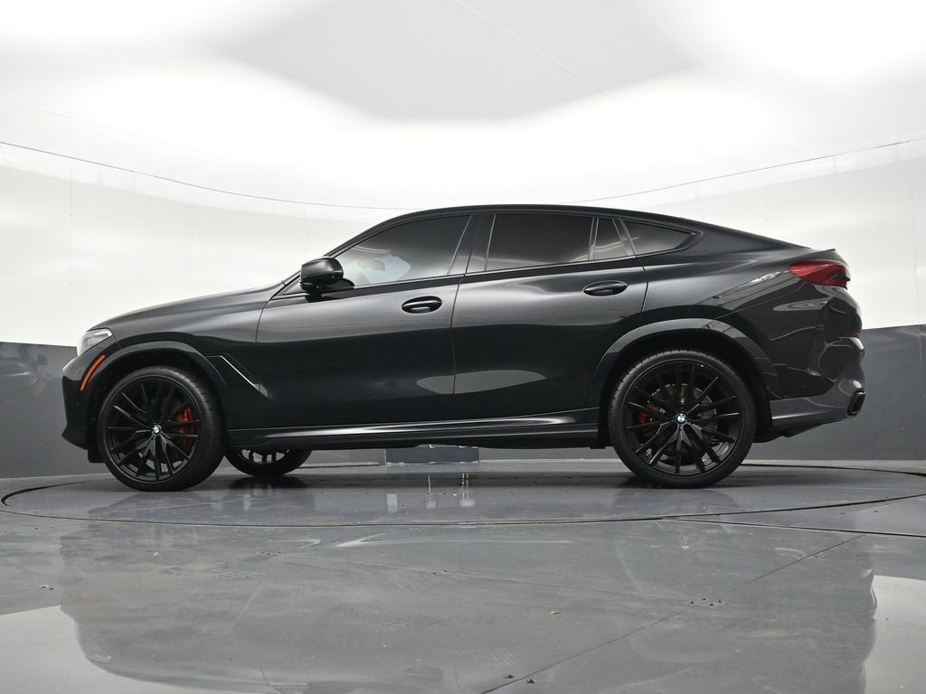 2021 BMW X6 M50i