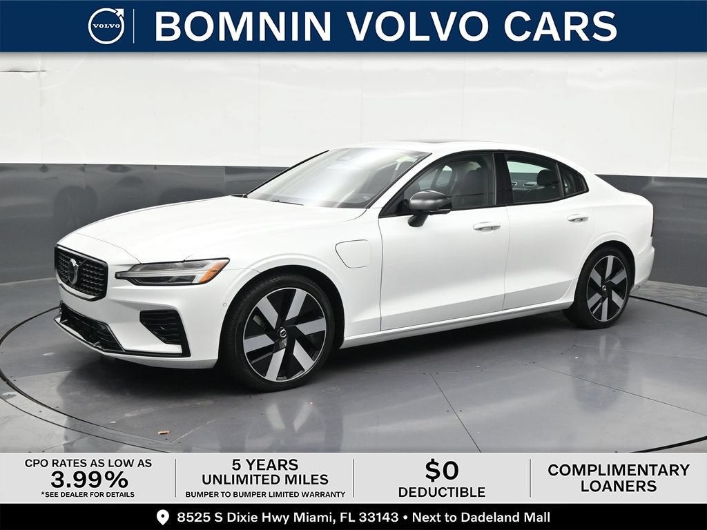 2024 Volvo S60 Recharge Plug-In Hybrid T8 Plus Dark Theme
