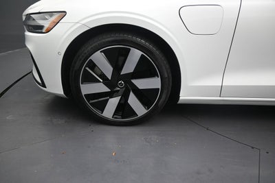 2024 Volvo S60 Recharge Plug-In Hybrid T8 Plus Dark Theme