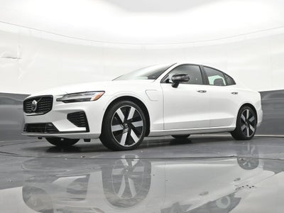 2024 Volvo S60 Recharge Plug-In Hybrid T8 Plus Dark Theme