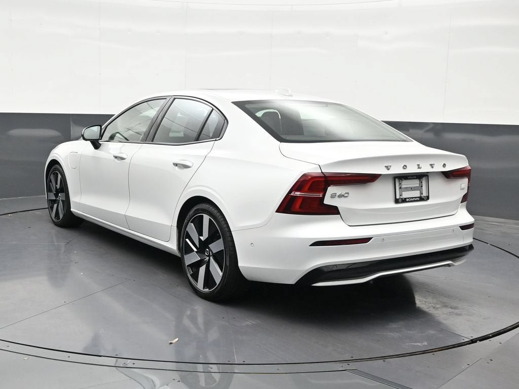 2024 Volvo S60 Recharge Plug-In Hybrid T8 Plus Dark Theme