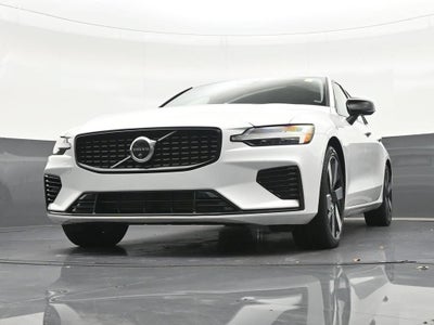 2024 Volvo S60 Recharge Plug-In Hybrid T8 Plus Dark Theme