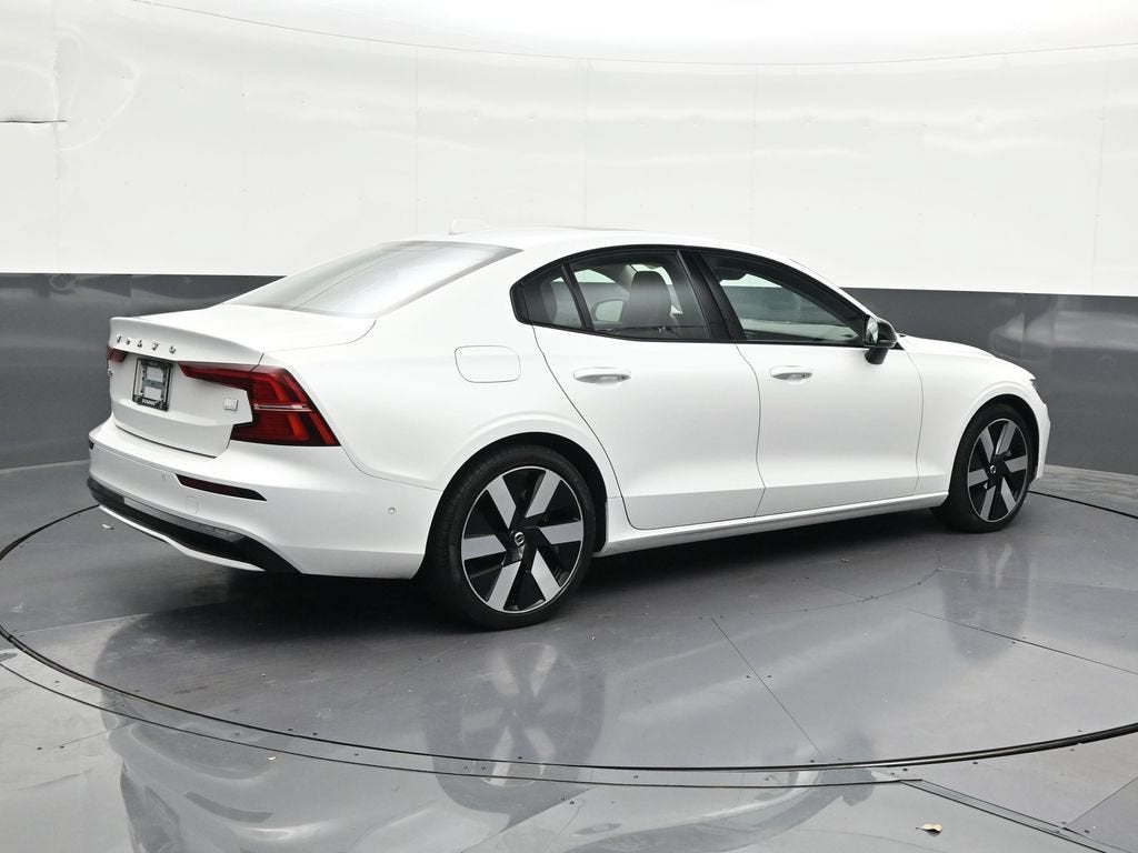 2024 Volvo S60 Recharge Plug-In Hybrid T8 Plus Dark Theme