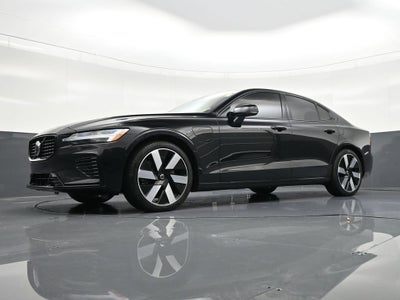2024 Volvo S60 Recharge Plug-In Hybr Plus Dark Theme