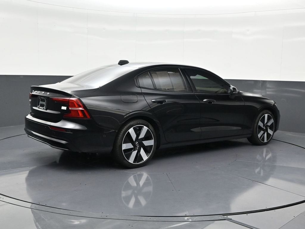 2024 Volvo S60 Recharge Plug-In Hybr Plus Dark Theme