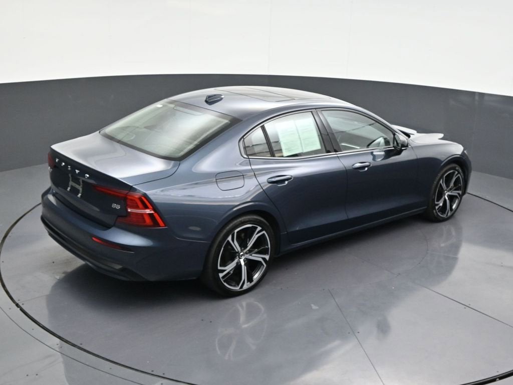 2023 Volvo S60 Core Dark Theme