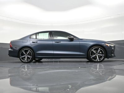 2023 Volvo S60 Core Dark Theme