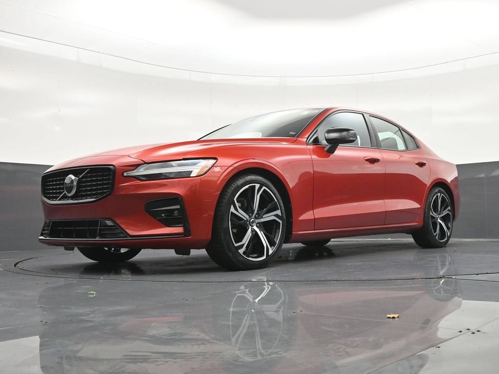 2023 Volvo S60 B5 Core Dark Theme