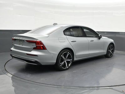2024 Volvo S60 B5 Plus Dark Theme