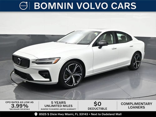 2024 Volvo S60 B5 Plus Dark Theme
