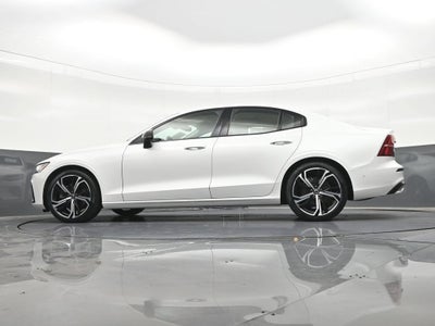 2024 Volvo S60 B5 Plus Dark Theme