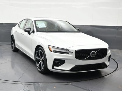 2024 Volvo S60 B5 Plus Dark Theme