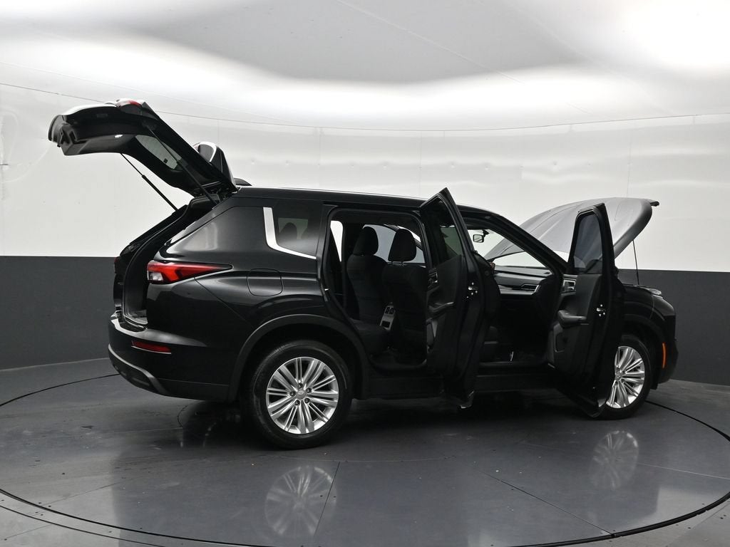 2024 Mitsubishi Outlander ES