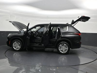 2024 Mitsubishi Outlander ES