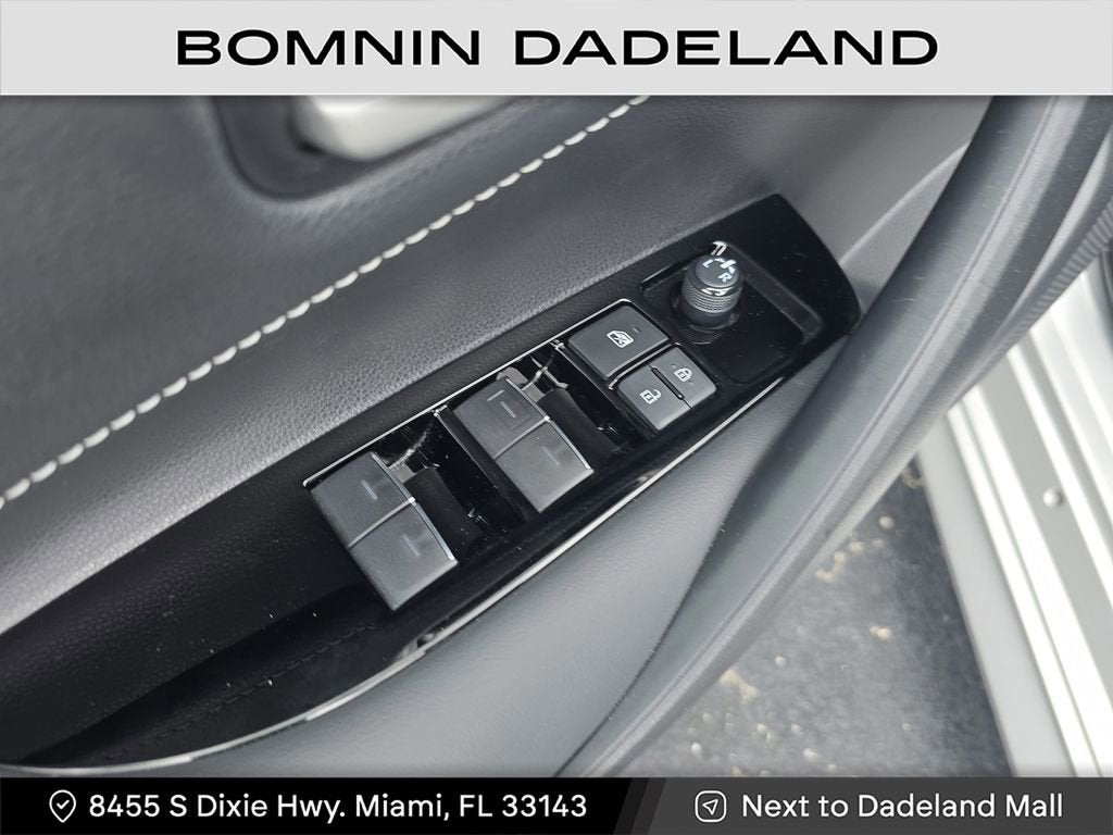 2022 Toyota Corolla Hatchback SE