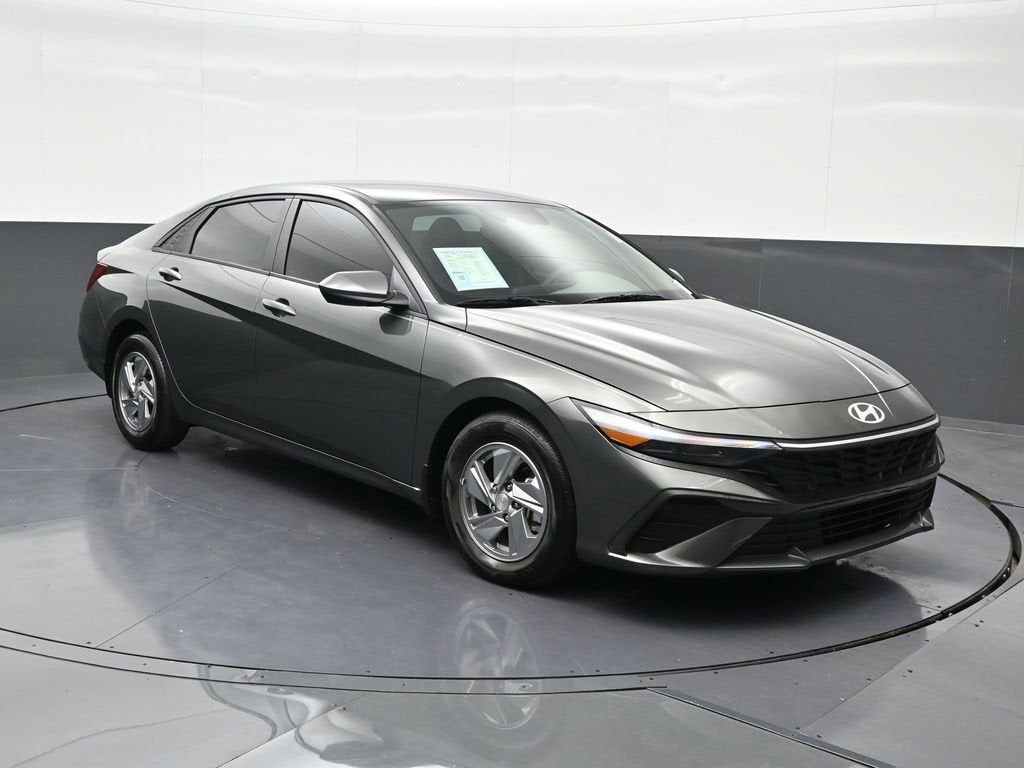 2024 Hyundai Elantra SE