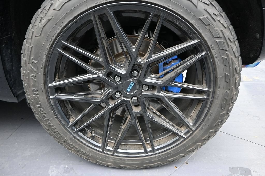 2023 Land Rover Defender 90 Carpathian Edition