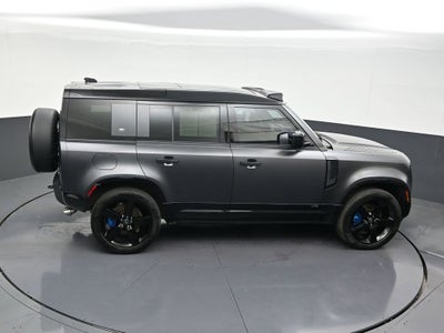 2022 Land Rover Defender V8