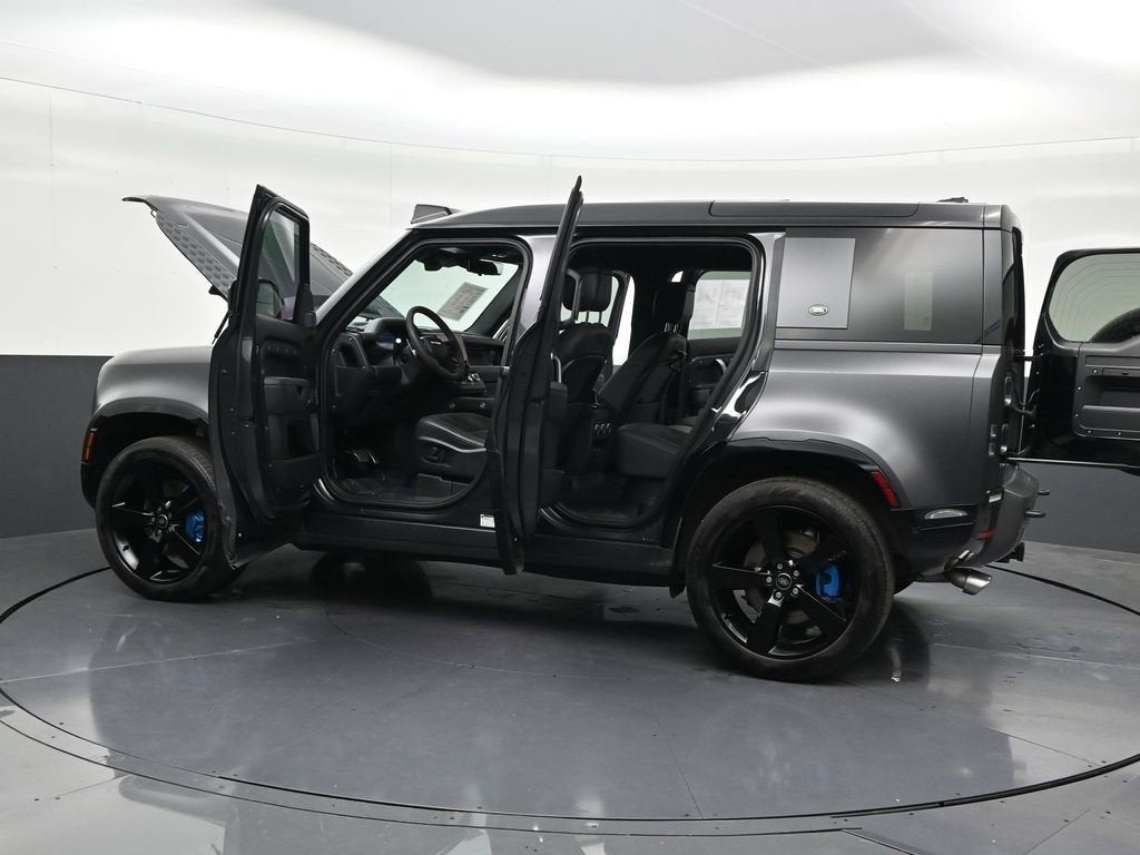2022 Land Rover Defender V8