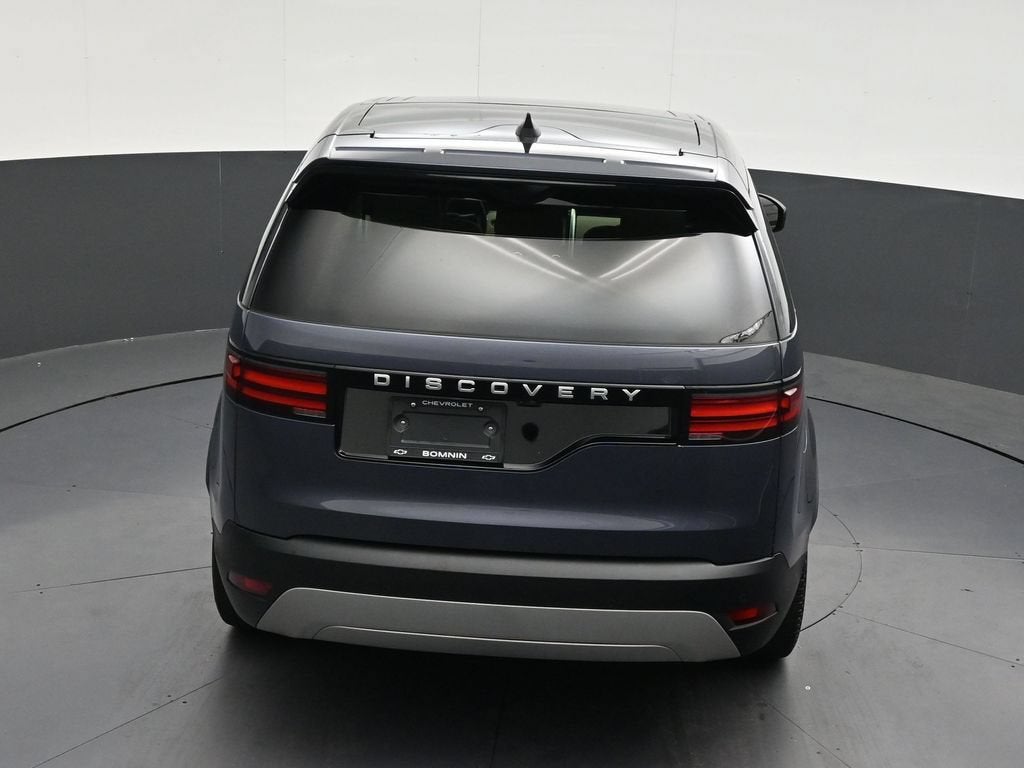 2024 Land Rover Discovery P300 S