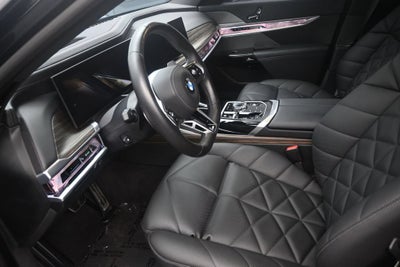 2025 BMW 740i xDrive