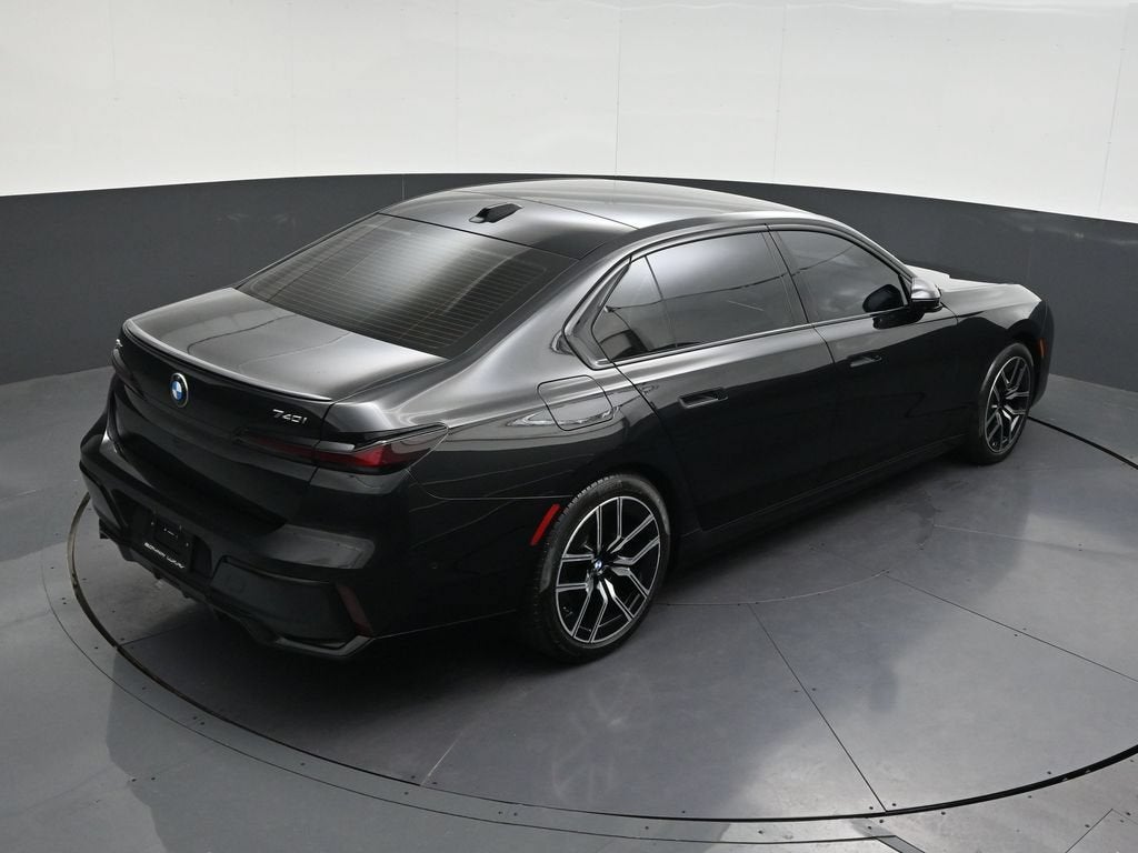 2025 BMW 740i xDrive