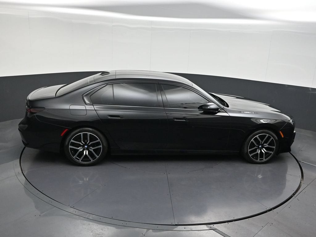 2025 BMW 740i xDrive