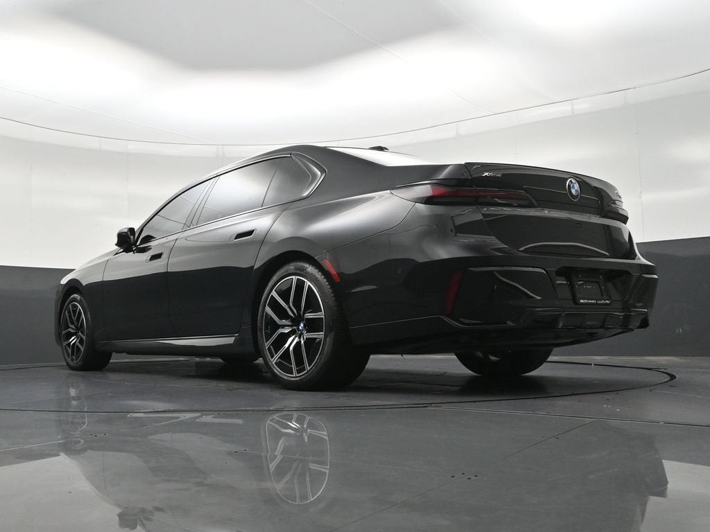2025 BMW 740i xDrive