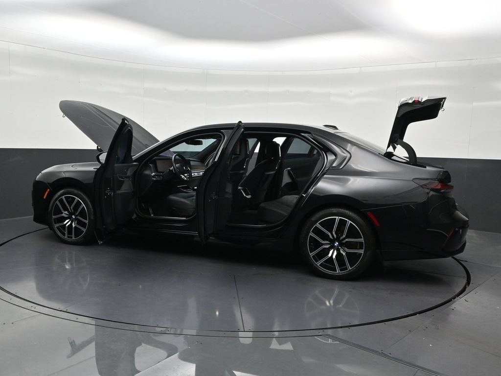 2025 BMW 740i xDrive