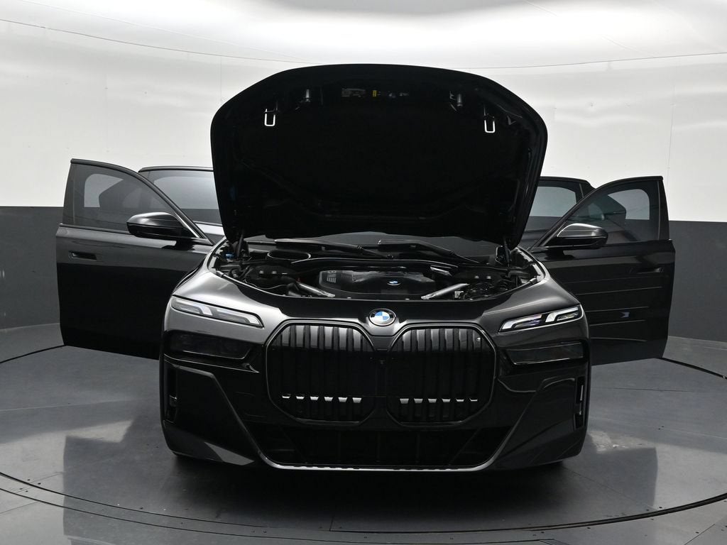 2025 BMW 740i xDrive