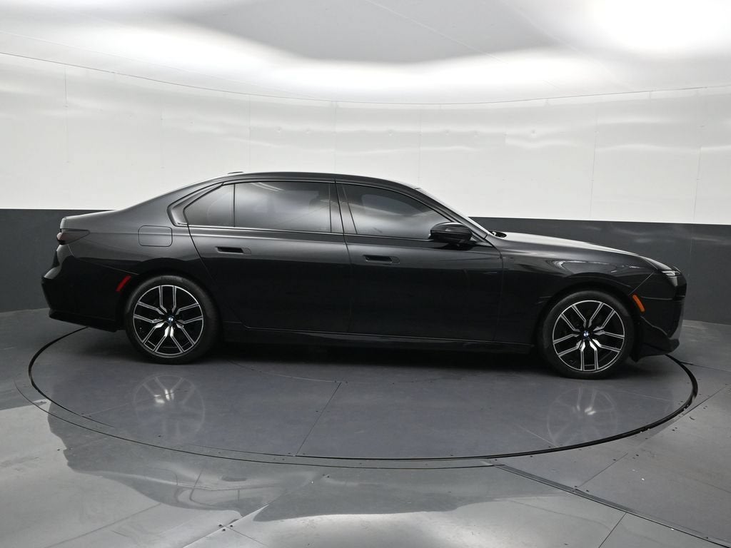 2025 BMW 740i xDrive