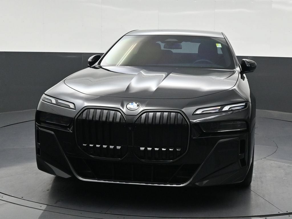 2025 BMW 740i xDrive