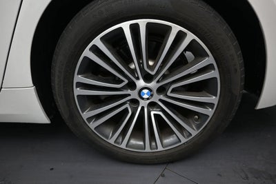 2019 BMW 5 Series 530i