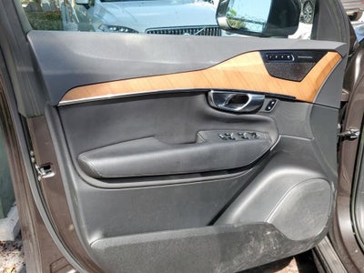 2023 Volvo XC90 Plus