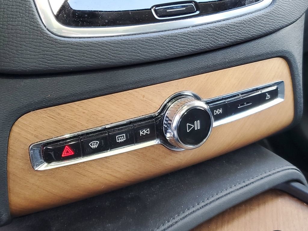 2023 Volvo XC90 Plus