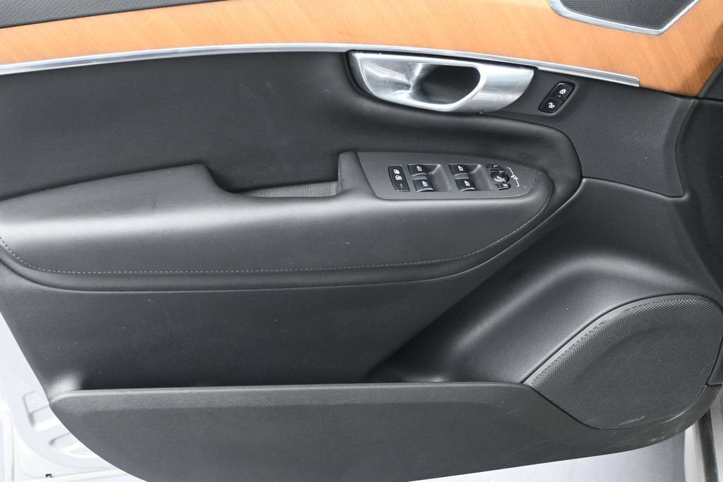 2024 Volvo XC90 Plus Bright Theme