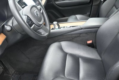 2024 Volvo XC90 Plus Bright Theme