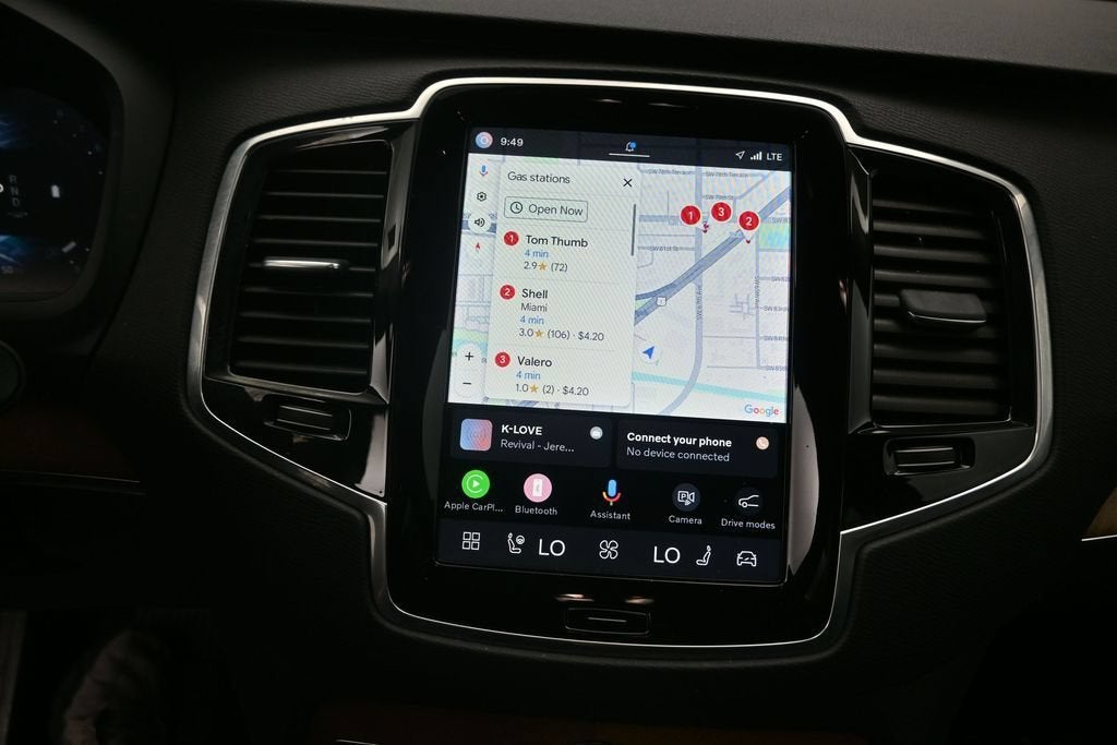 2024 Volvo XC90 Plus Bright Theme