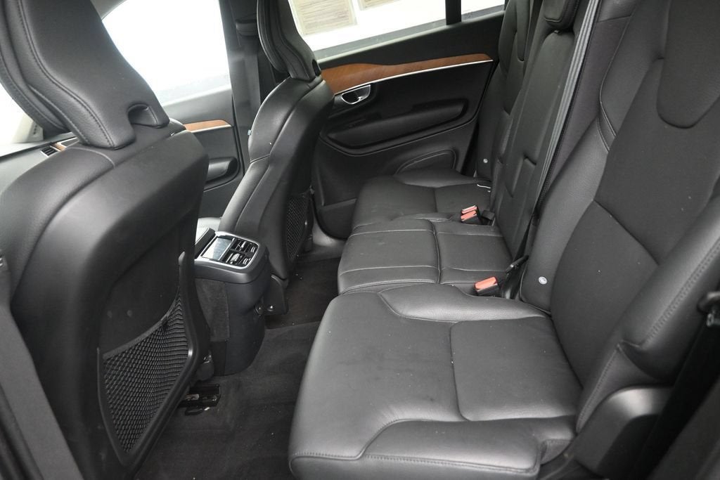2024 Volvo XC90 Plus Bright Theme