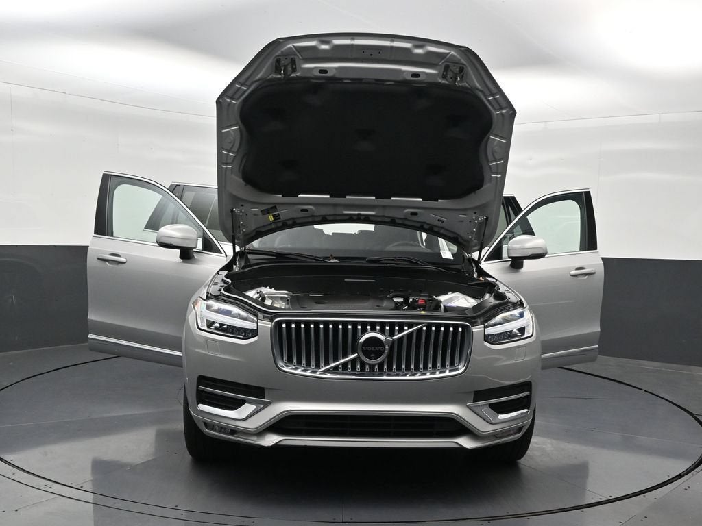 2024 Volvo XC90 Plus Bright Theme
